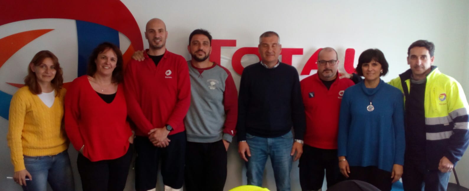 Formación sujeción de equipos de trabajo y cargas sobre vehículos de transporte