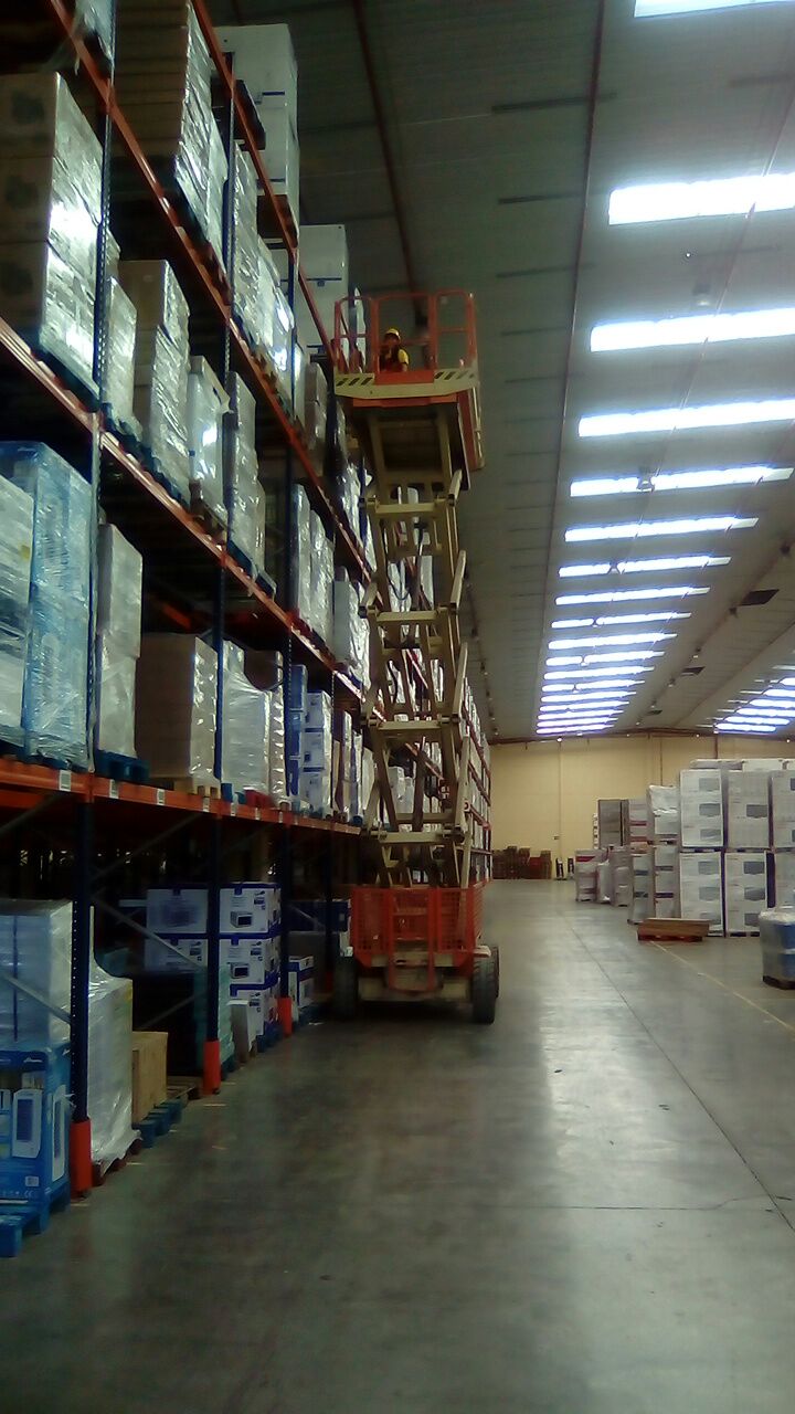 Actualización de plataforma elevadora para DHL