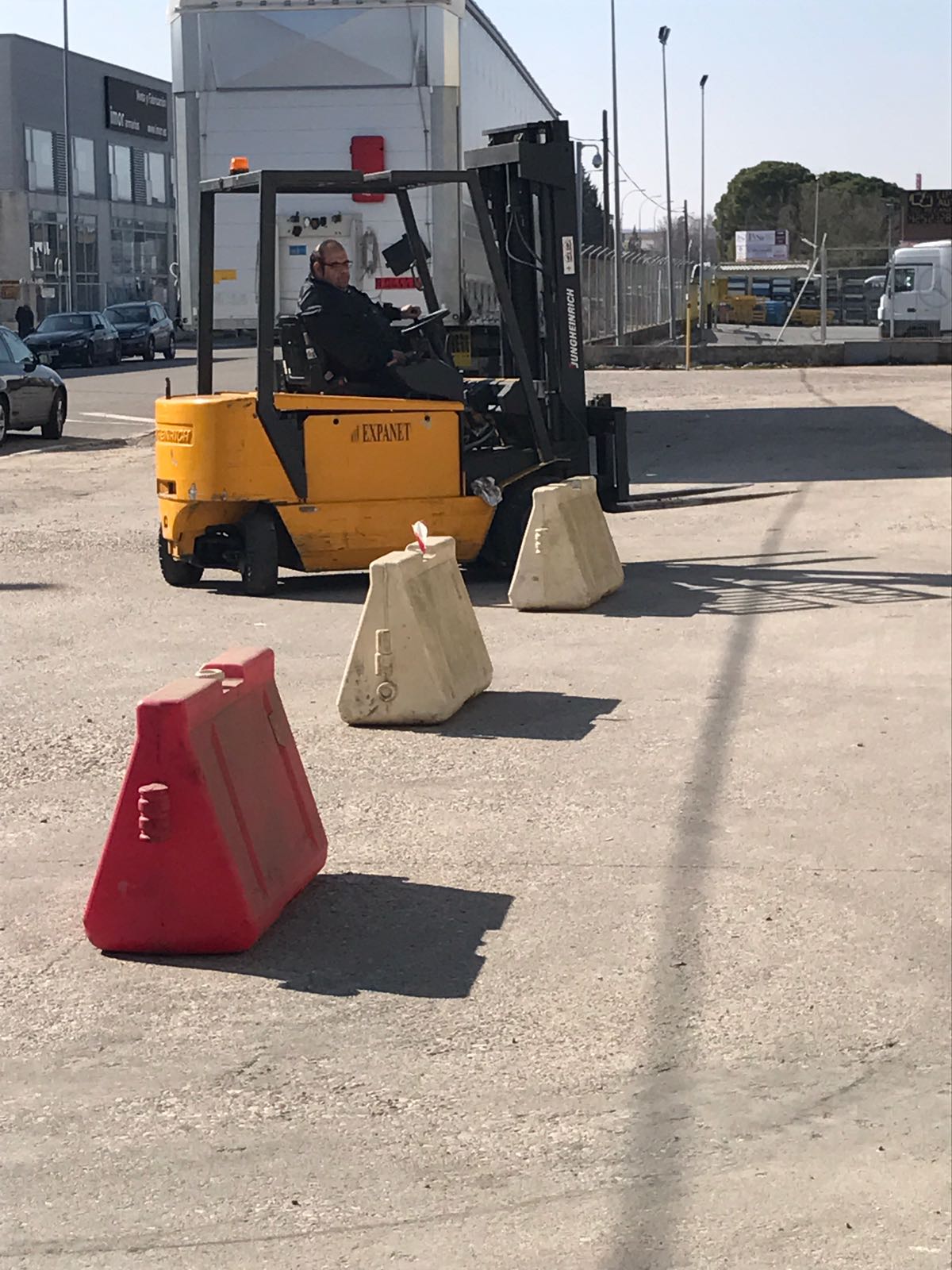 Circulación con carretilla frontal en Expanet Toledo
