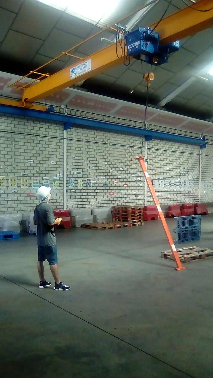 Volteo de pieza larga con Grúa Puente