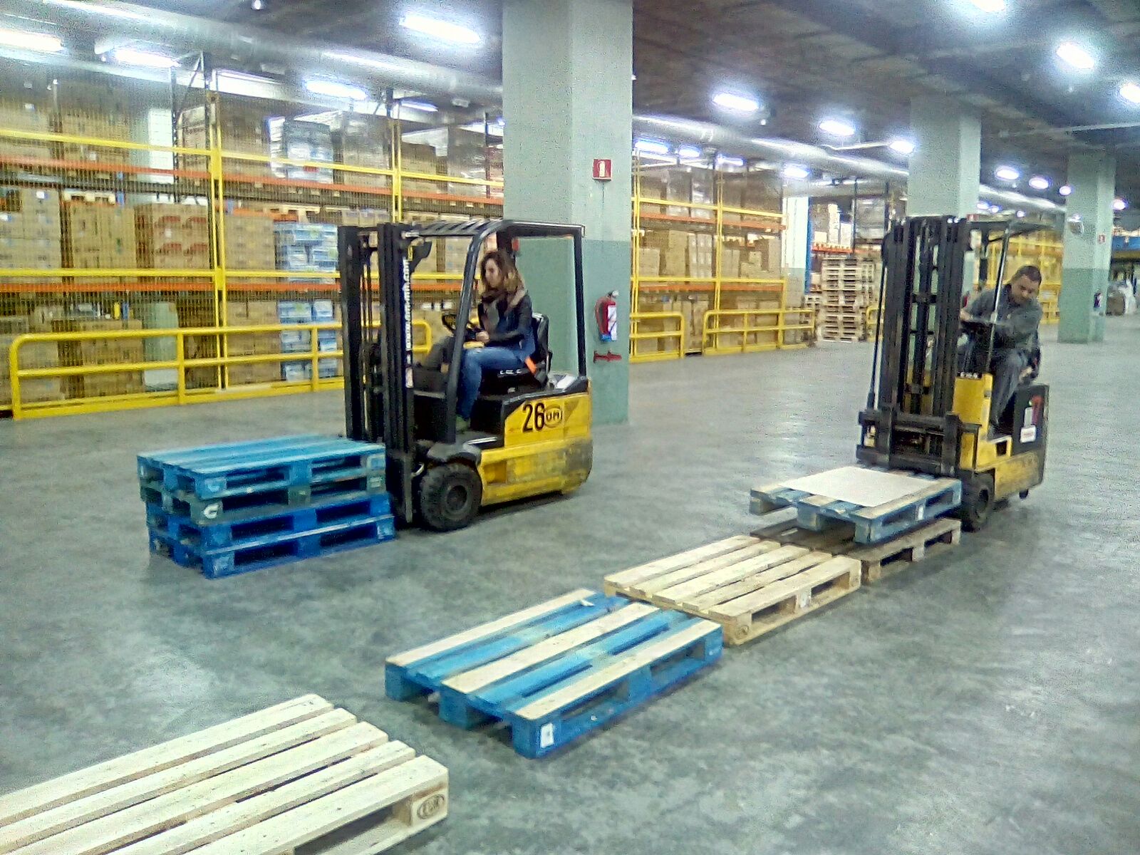 Ejercicio de apilado en COFARES COOPERATIVA FARMACEUTICA
