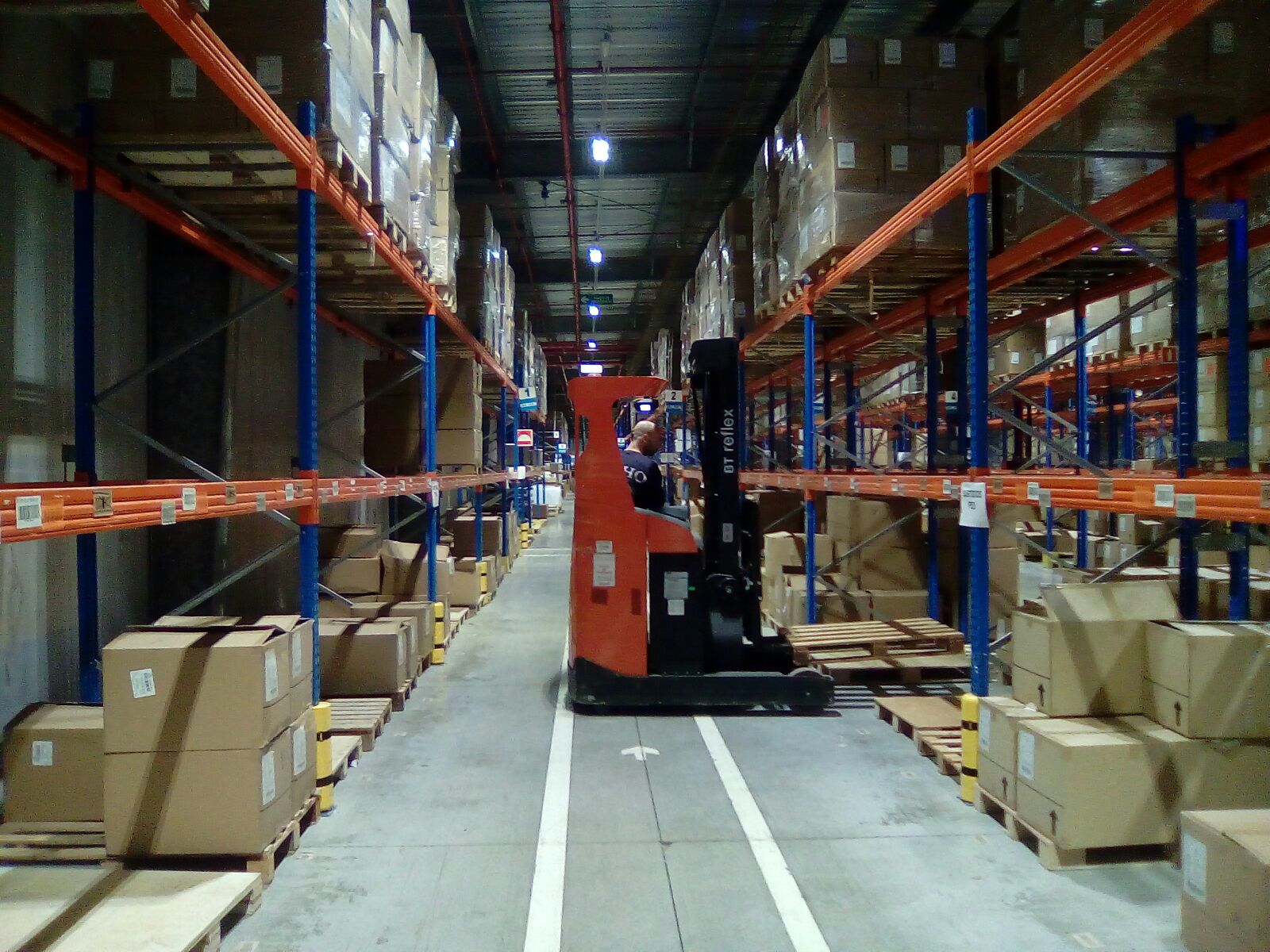 Ejercicio de colocación de palés en estantería