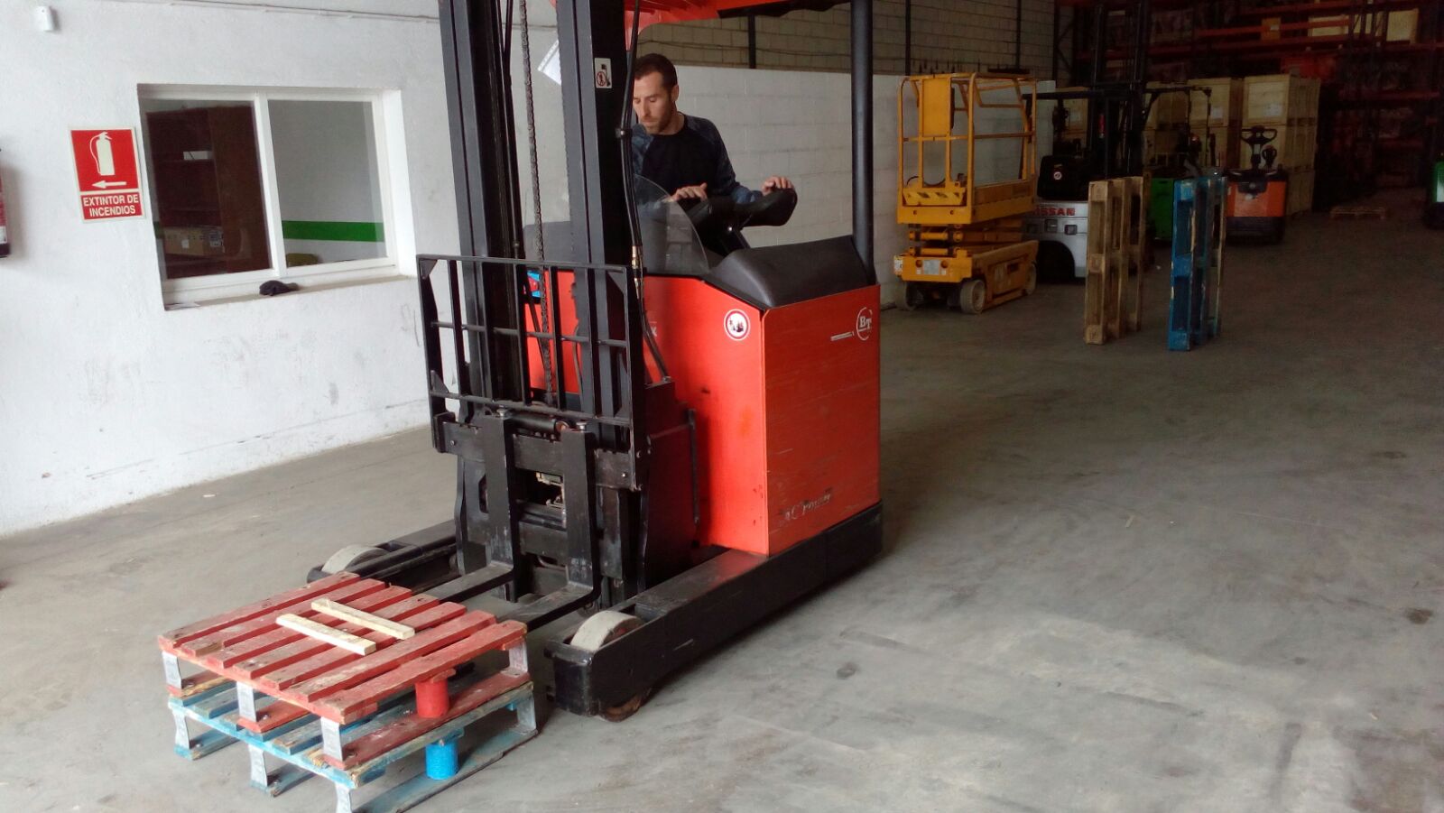 Ejercicio con carretilla retráctil en Expanet