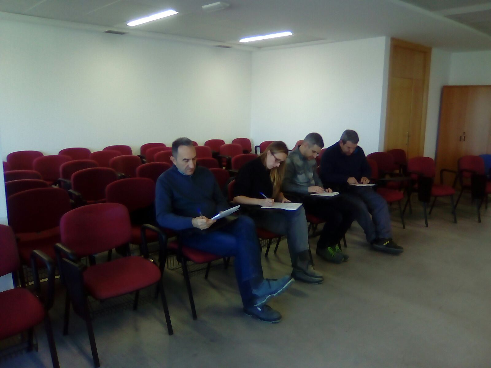 Realización de la evaluación teórica en GRUPO COFARES