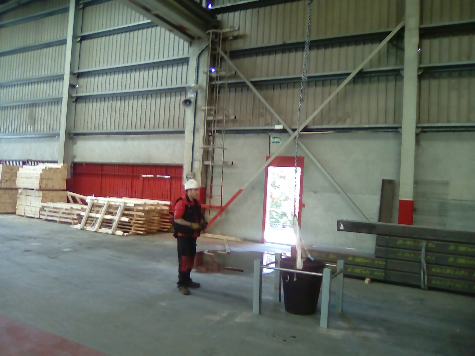 Ejercicio de contrabalanceo de carga y control de balanceo con Grúa Puente
