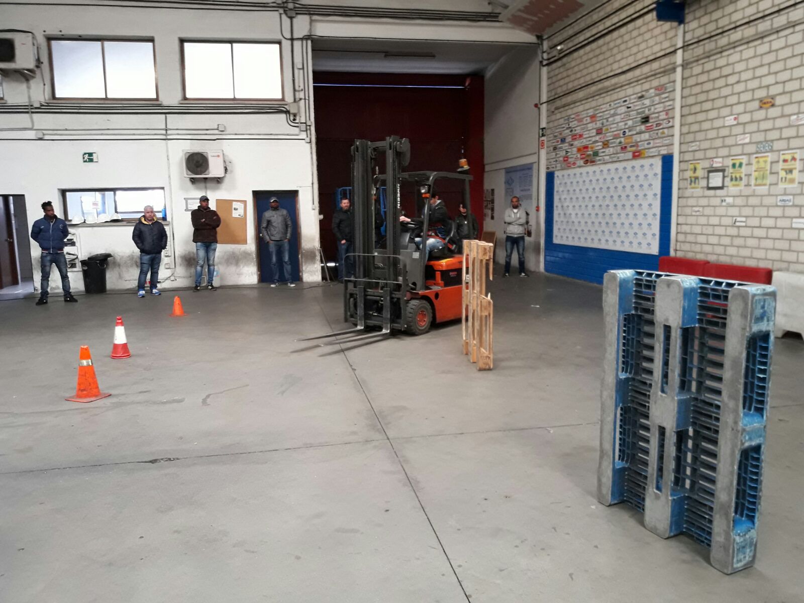 Maniobras de circulación en el curso de Formación para Movimiento por la Paz