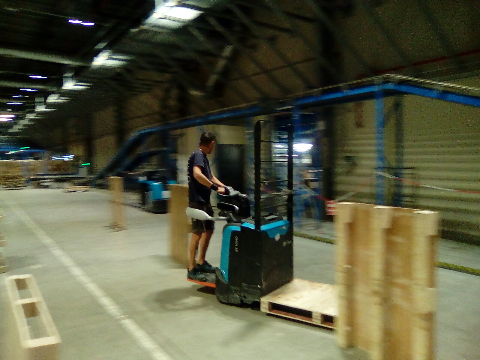 Ejercicio de circulación con Transpaleta eléctrica