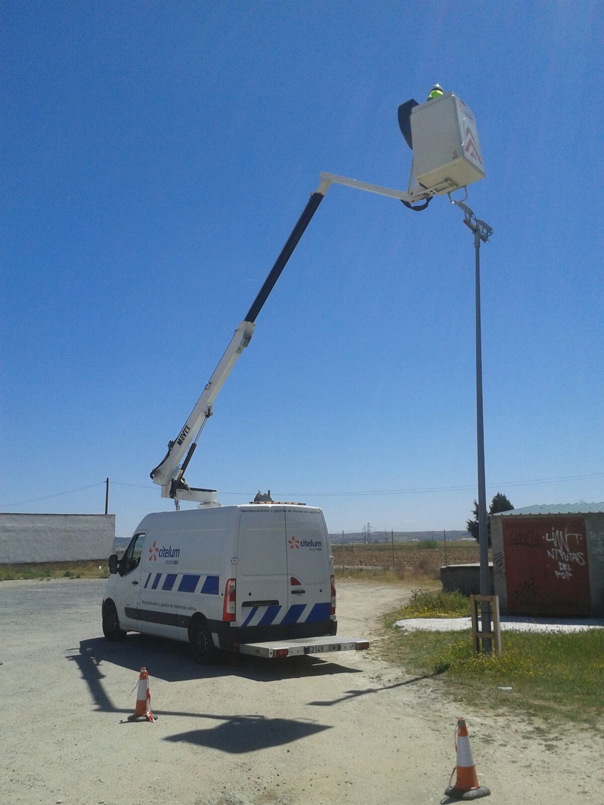 Plataforma Elevadora de brazo telescópico sobre camion tipo 1B