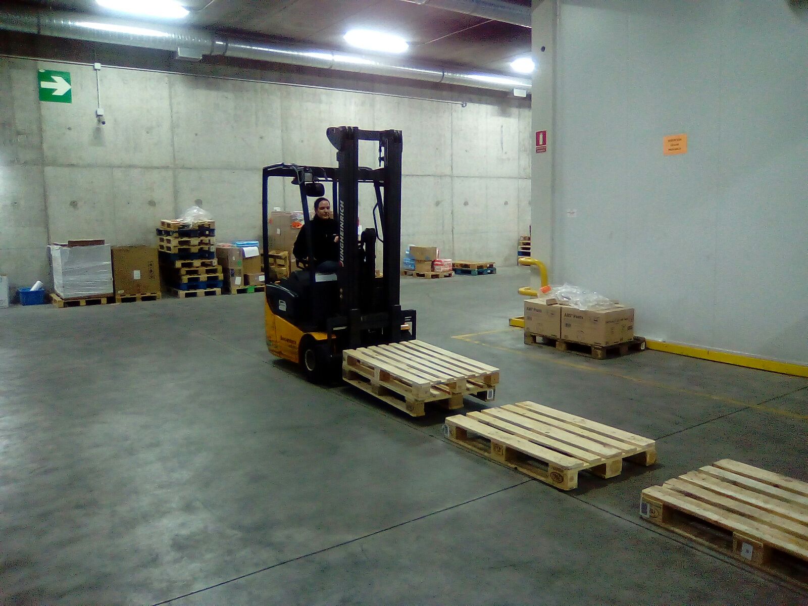 Ejercicio con carretilla frontal contrapesada para GRUPO COFARES