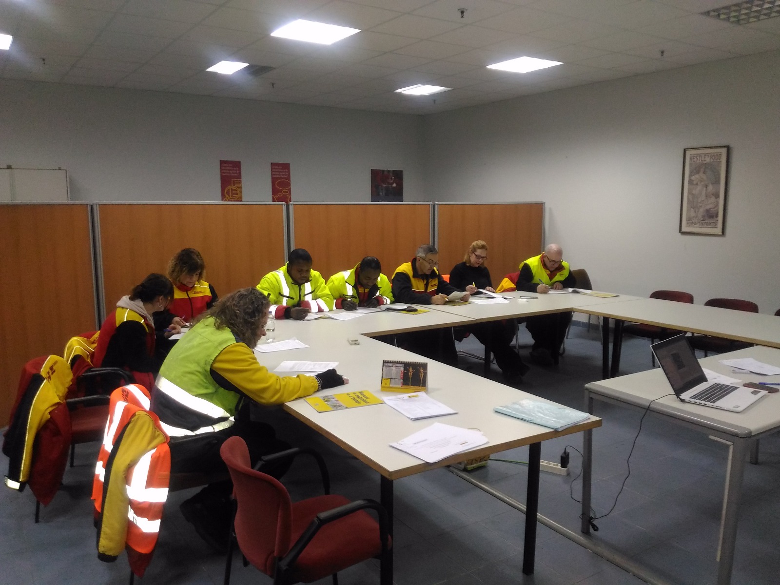 Evaluación teórica del alumno para DHL