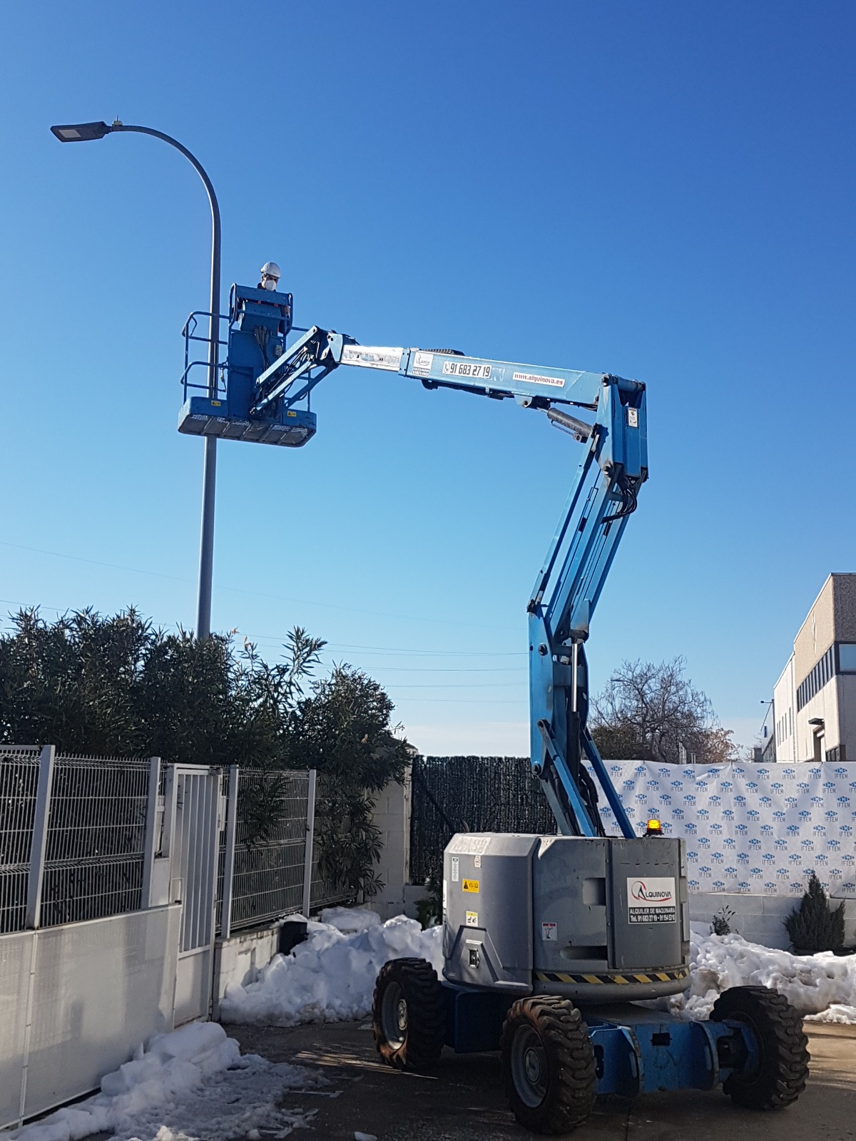 Ejercicio de posicionamiento con PEMP del tipo 3B en Torrejón de Ardoz