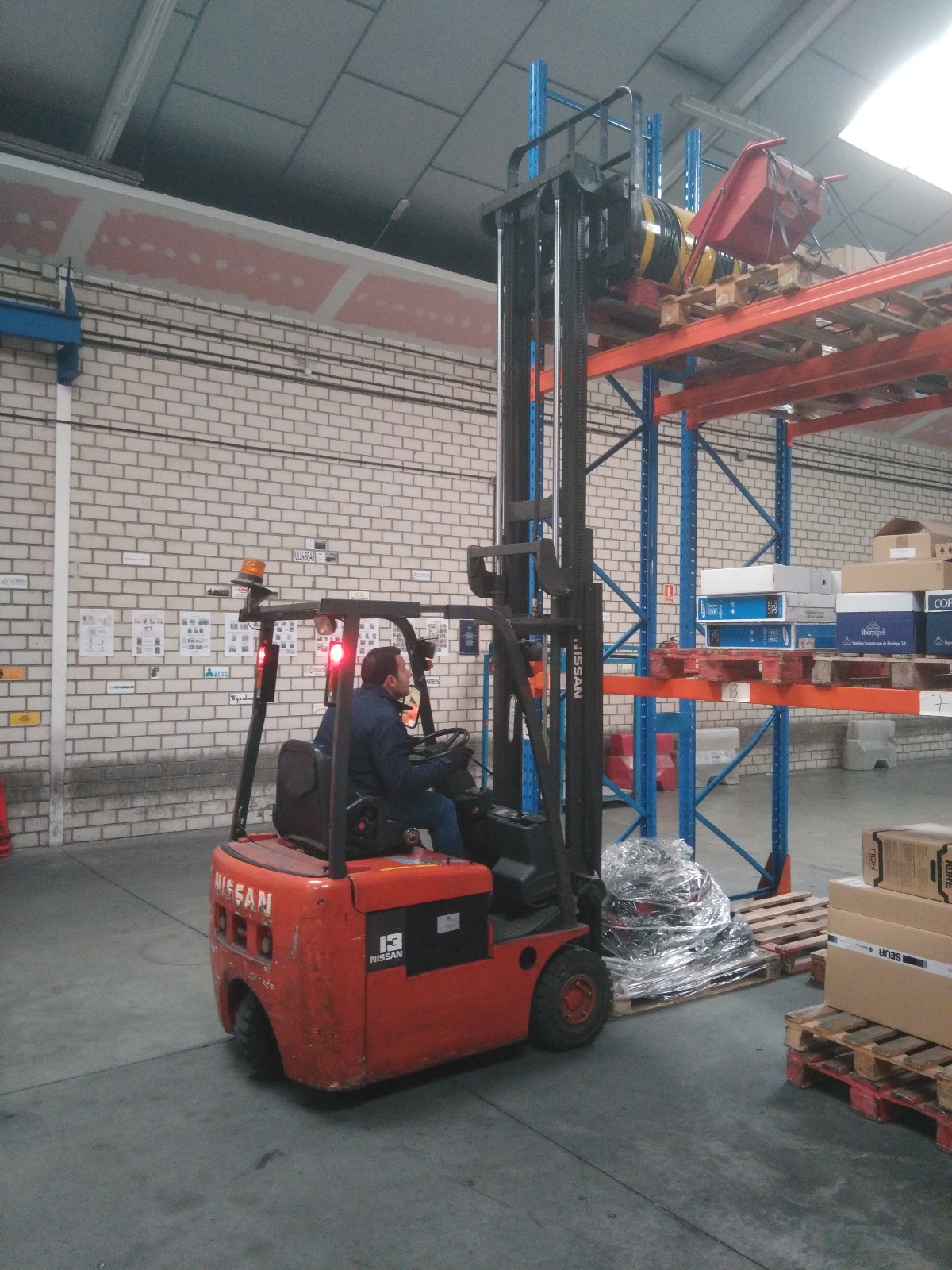 Ejercicio de estiba en estantería para DENBOLAN ETT
