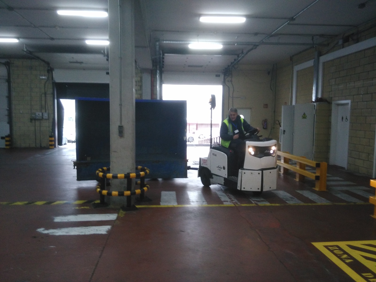 Curso de Tractor de Arrastre de energía eléctrica conforme a norma UNE 58451