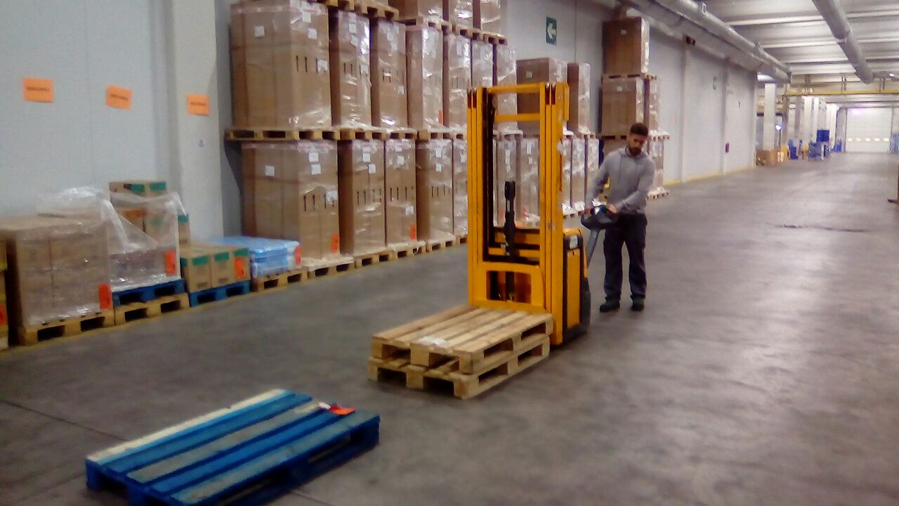 Ejercicio con apilador en GRUPO COFARES
