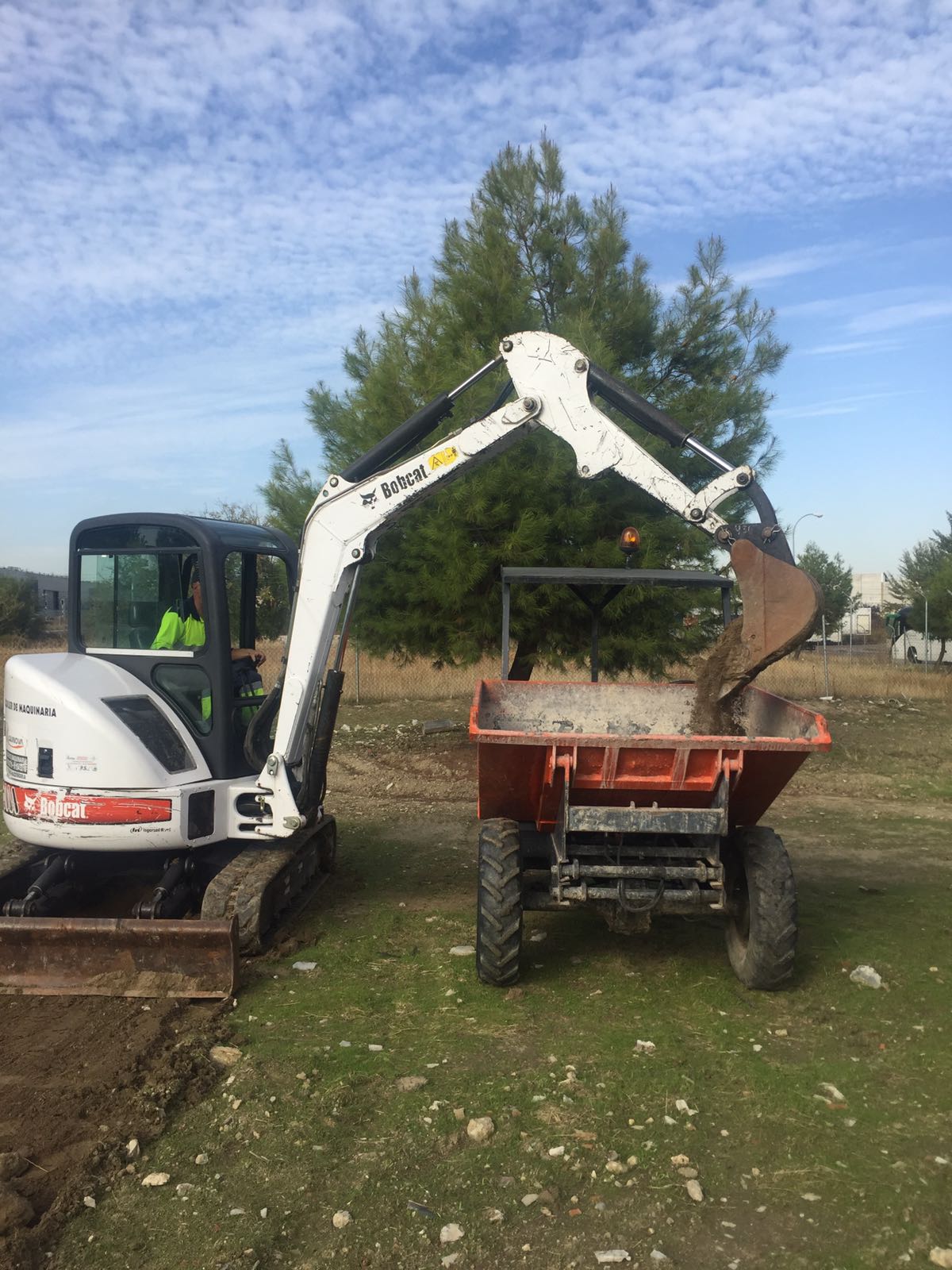 Prácticas del curso de excavadora y dumper ligero