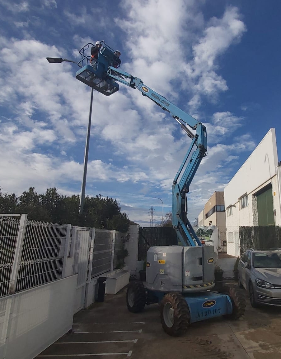 Posicionamiento en el punto de trabajo con PEMP telescópica articulada
