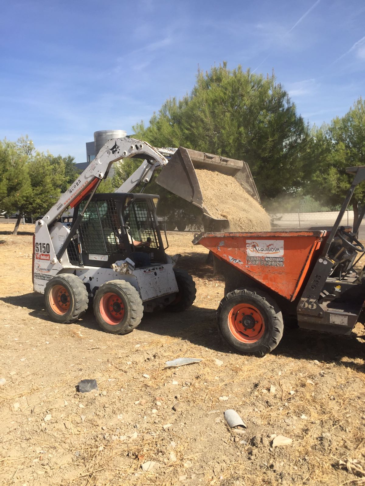 Prácticas con minicargadora y dumper ligero