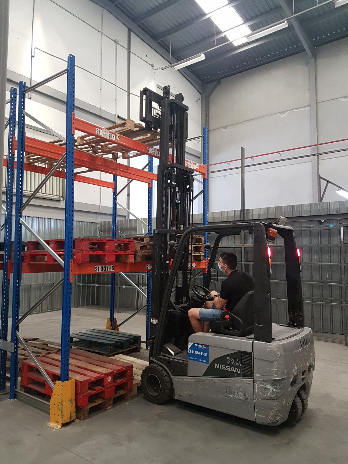 Ejercicio de estiba en estantería para LABORATORIOS NORMON