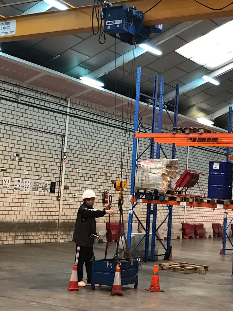 Curso de puente grúa y eslingado de cargas
